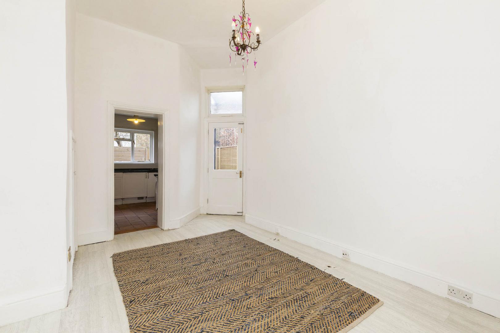 Stunning Garden Apartment Howitt Road, Belsize Park